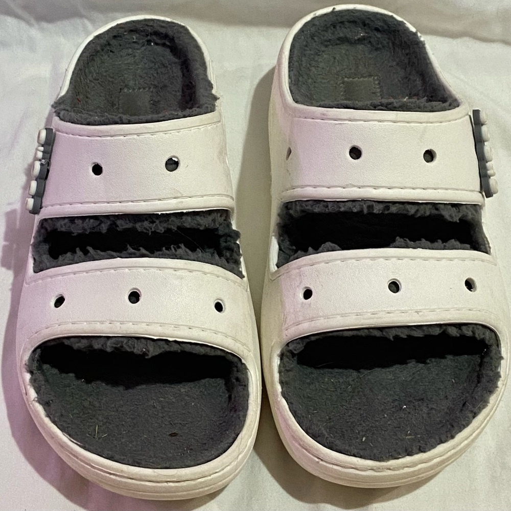 Crocs cozy White sandals fuzzy Gray M7 W9 - Picture 2 of 5